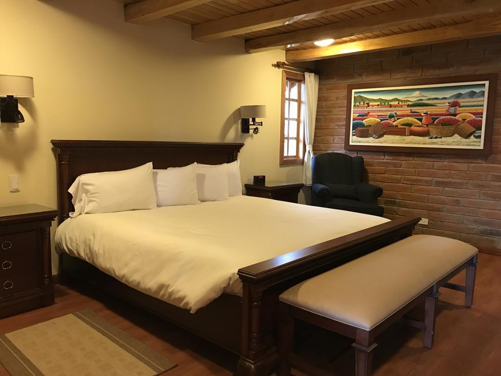 Puertolago Country Inn & Resort Отавало Экстерьер фото
